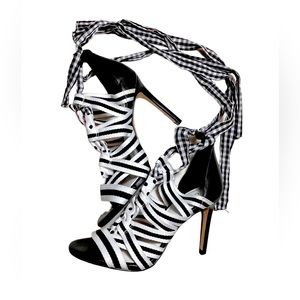 Gianni Bini Black and White lace up heels - New without Tags